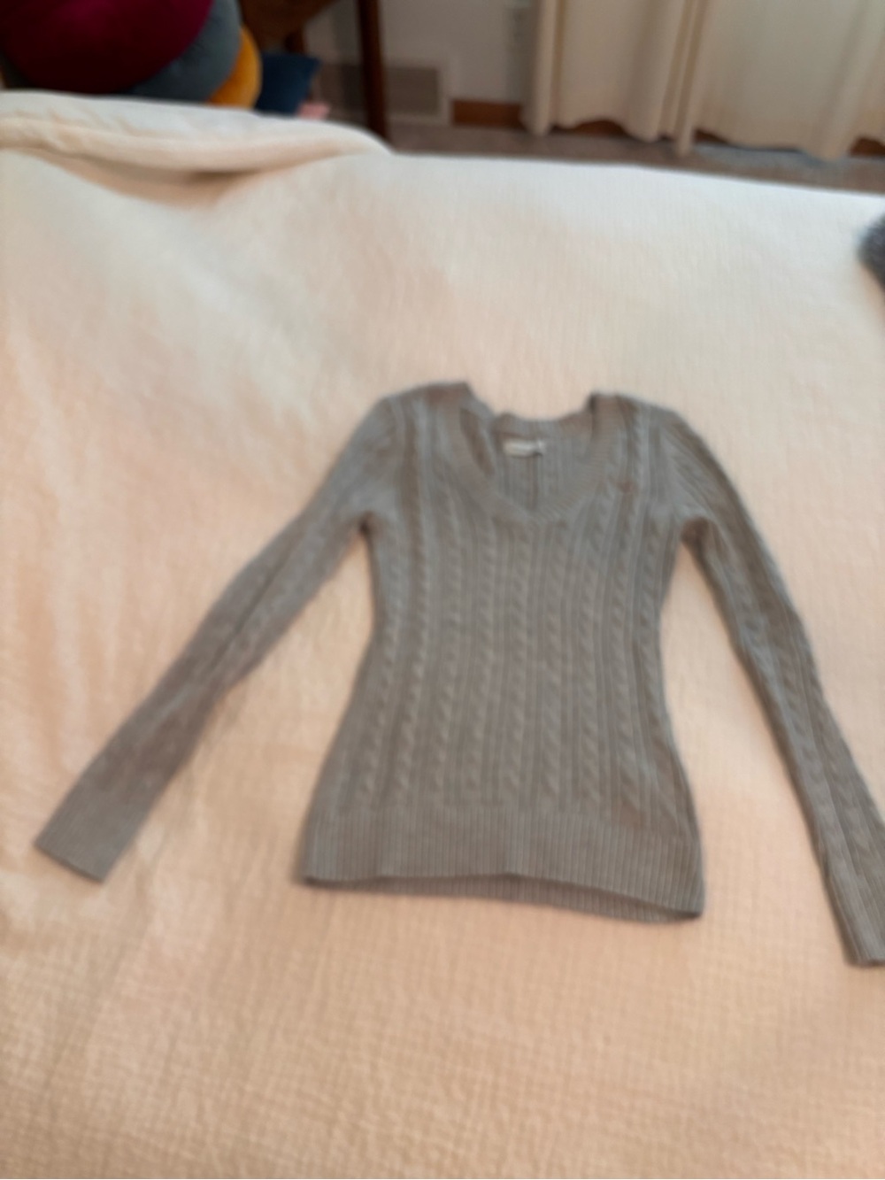 Hollister Light Gray Cable-Knit V-Neck Sweater